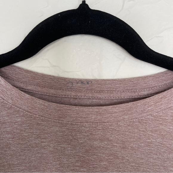 Vuori Men’s Strato Tech Tee. Size Small. Sable Heather Color - Picture 5 of 7